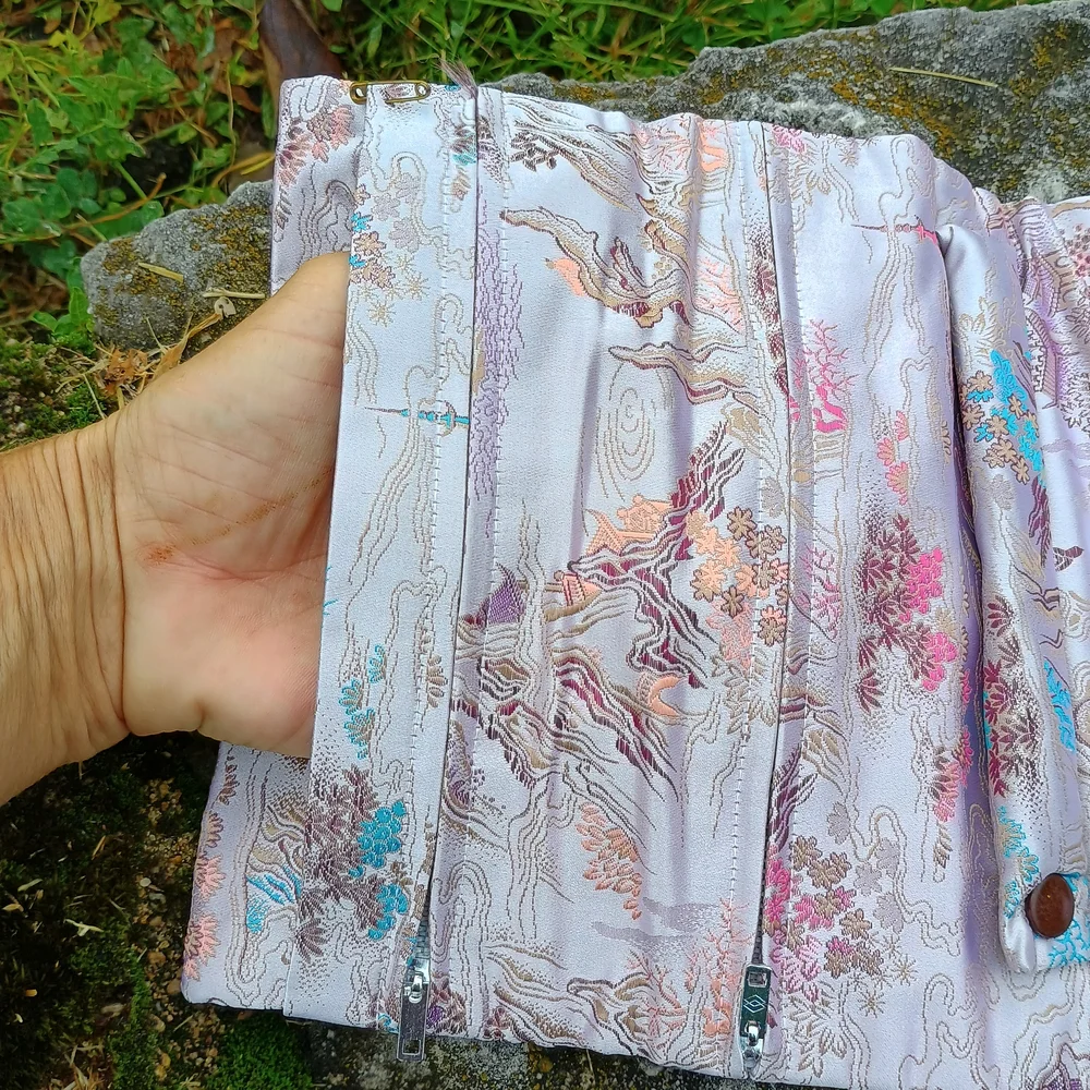 GoRGEoUS Asian inspired satin jewelry or makeup bag w pockets, jewelry bag